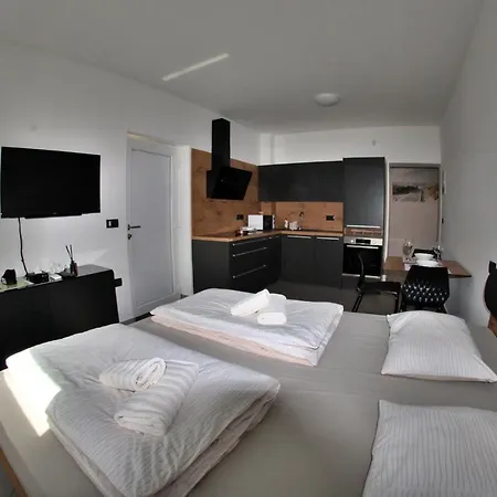 Apartma Deni